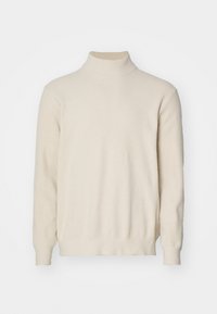 Beige Pullover mit hohem Kragen, langen Ärmeln, gerippter Textur und enganliegenden Bündchen, aus einem weichen gestrickten Stoff.