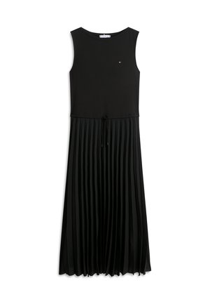 Ærmeløs sort kjole med ribstrikket tæt top, lille logo på brystet, snøre i taljen og plisseret langt skørt.