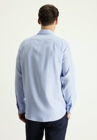 Kigili GESTREIFTE REGULAR FIT - Camicia - sky blue