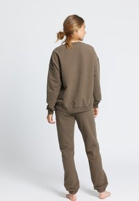 rethinkit studios EASY  ILONA - Sweatshirt - bark