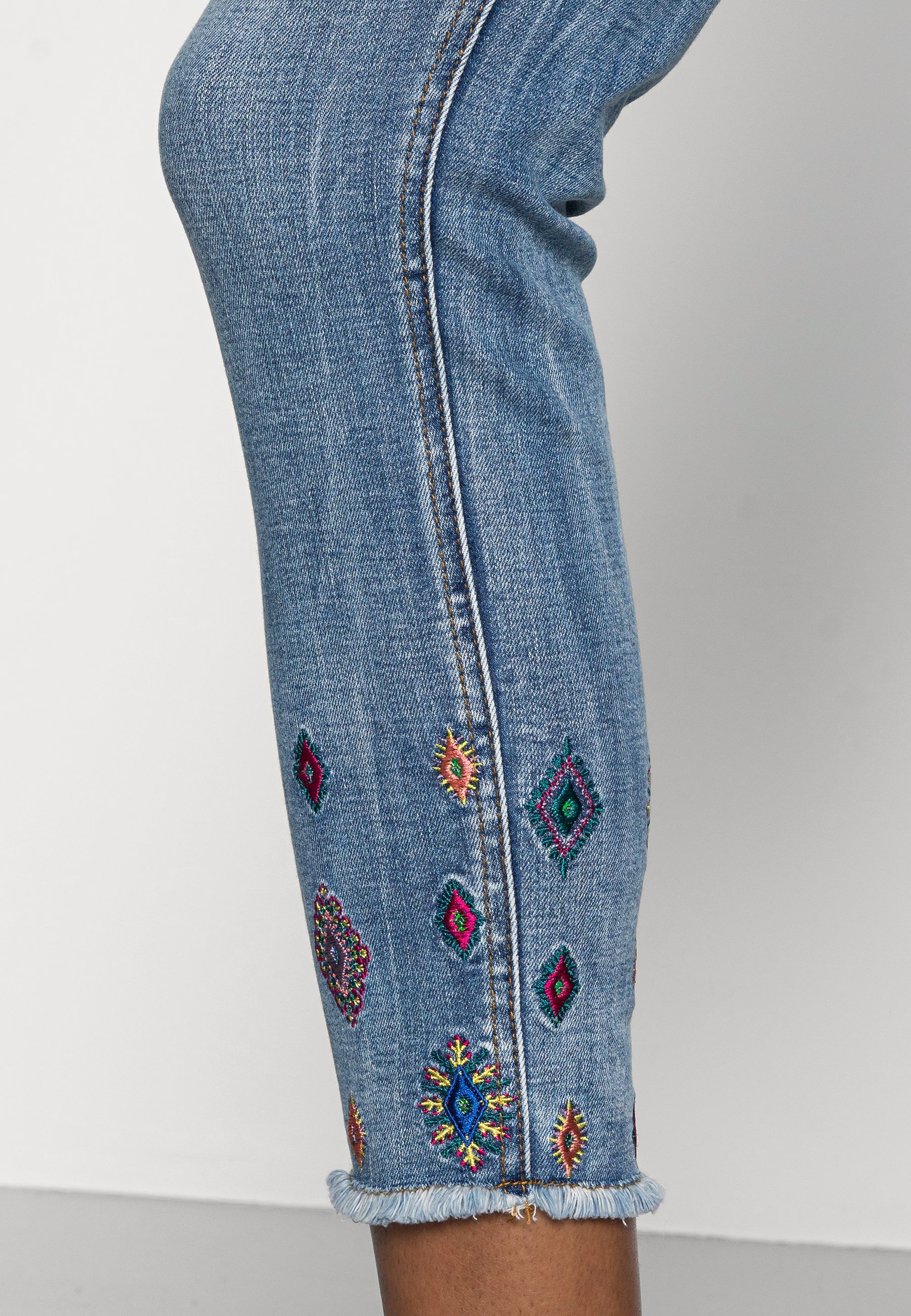 desigual jeans