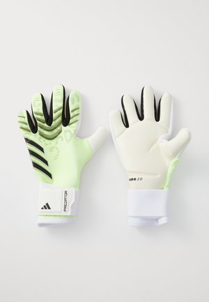 Grüne und weiße Torwarthandschuhe mit schwarzen Akzenten. Strukturierte Rückhand, gepolsterte Handfläche, verstellbarer Handgelenkriemen, mit "PREDATOR"-Logo und "URG 2.0"-Label.