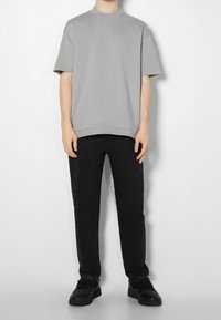 Bershka Vaqueros rectos - black