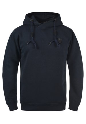 Navy blue hoodie valmistatud pehmest kangast, millel on nööriga kapuuts, ribakäised ja -põhi ning väike logo silt rinnal.