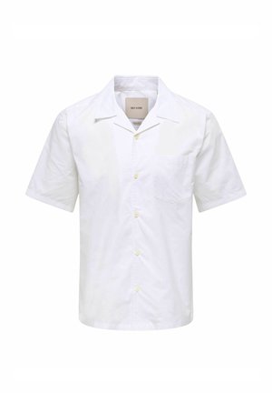 Valge lühikeste varrukatega särk, millel on nothkraega krae ja üks rinnatasku, eksponeeritud ühevärvilise valge tausta ees.