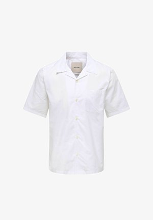 Valge lühikeste varrukatega särk, millel on nothkraega krae ja üks rinnatasku, eksponeeritud ühevärvilise valge tausta ees.