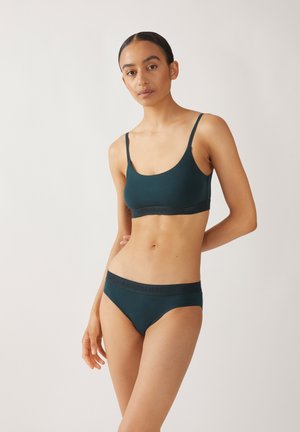 TRINAA - Slip - teal stone