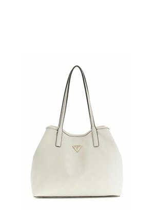 Sac tote Guess en cuir blanc avec deux longues anses et un petit logo métallique triangulaire au centre avant.