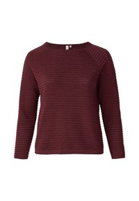 Burgunderfarbener Pullover mit langen Ärmeln und strukturiertem Rippstoff, Rundhalsausschnitt und regulärer Passform. Keine sichtbaren Beschläge oder Muster.