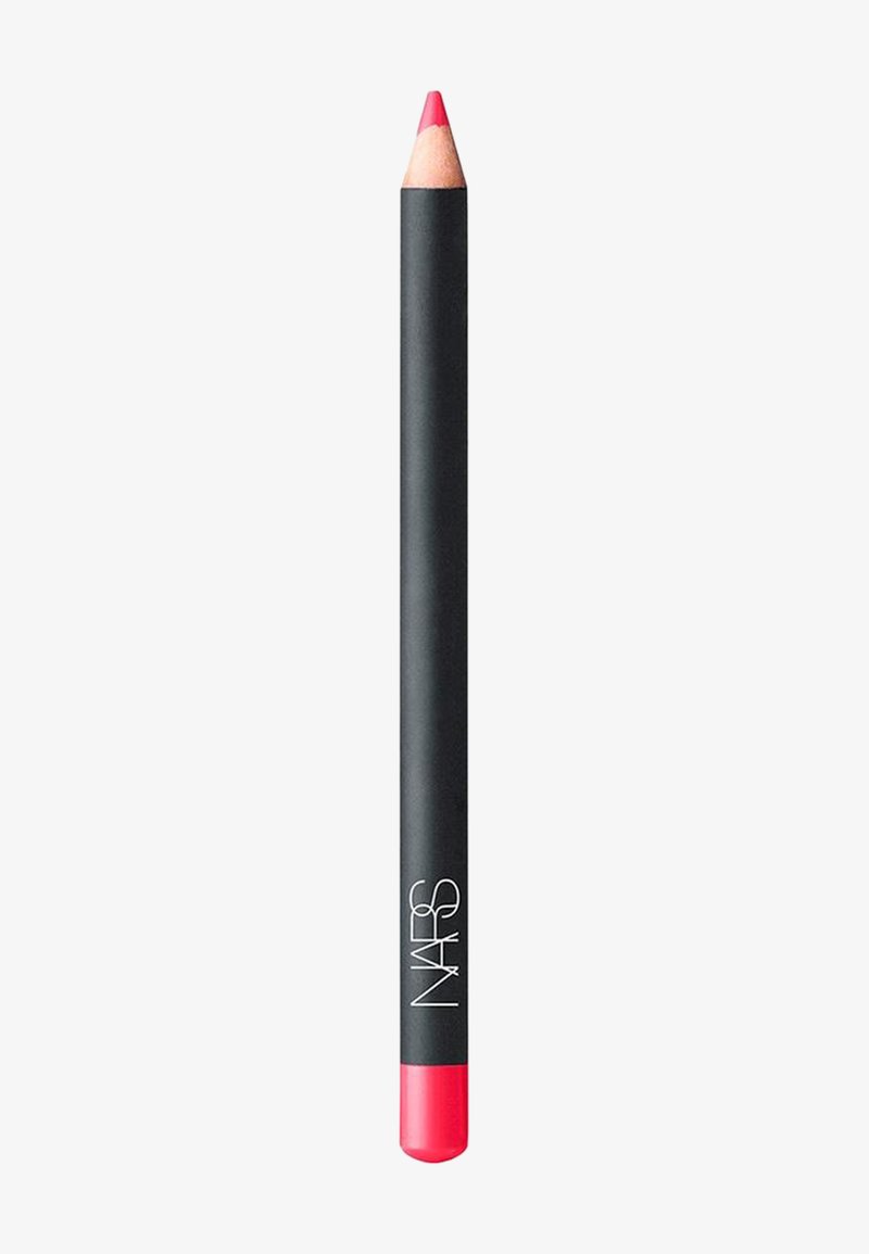 NARS Lippenstiftstift mit schwarzem Gehäuse und lebhaftem pinken Ende, mit matter Oberfläche und spitzem Ende für präzise Anwendung.