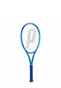 Blå tennisracket med ett mörkblått grepp och en svart logotyp formad som bokstaven "P" på den vita strängbädden.