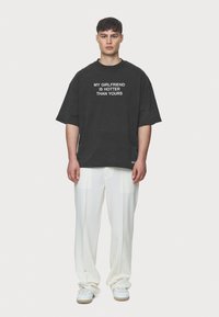 Pegador LOBOS BOXY TEE - T-shirts med print - vintage black