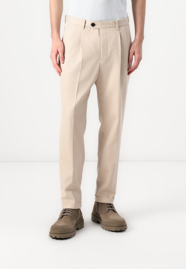 TALLIS TROUSER - Chino