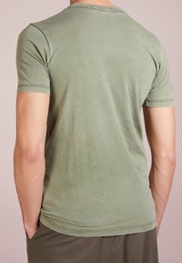 DRYKORN T-shirts basic - khaki