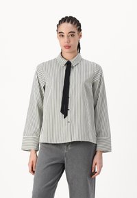 VILA VIKYNDA SHIRT - Gombos blúz - birch/black