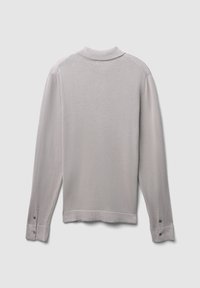 Hellgrauer, langärmeliger Strickpullover mit Kragen, gerippter Textur und geknöpften Manschetten. Lässiges Design mit lockerer Passform.