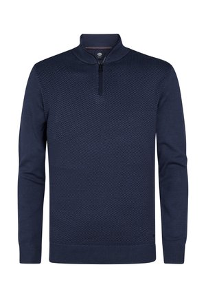 Tmavě modrý pulovr s čtvrtinovým zipem, texturovaným zigzag vzorem, žebrovanými manžetami a lemem a hladkým pleteným povrchem.