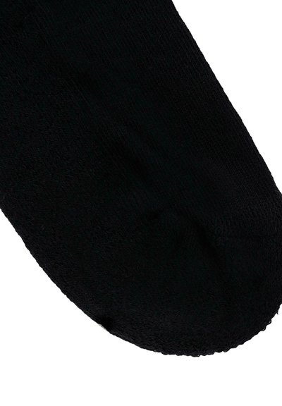 Calzini neri con una superficie liscia, caratterizzati da un design della punta senza cuciture e una fascia a coste per una vestibilità sicura.