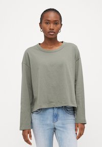 GAP Petite TEE - Top dugih rukava - mesculen green