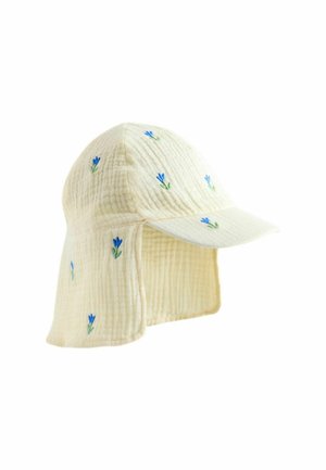 Krémová prešívaná slnečná čiapka s plachtou na krk, zdobená drobnou modrou výšivkou kvetov.