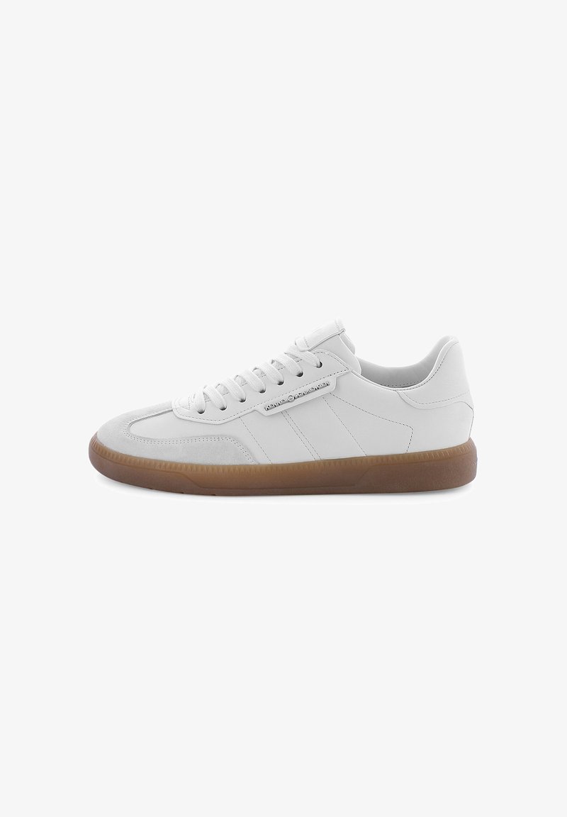 White sneakers with a smooth leather upper, suede accents, and a gum rubber sole. Features flat laces and side stripe detail.
