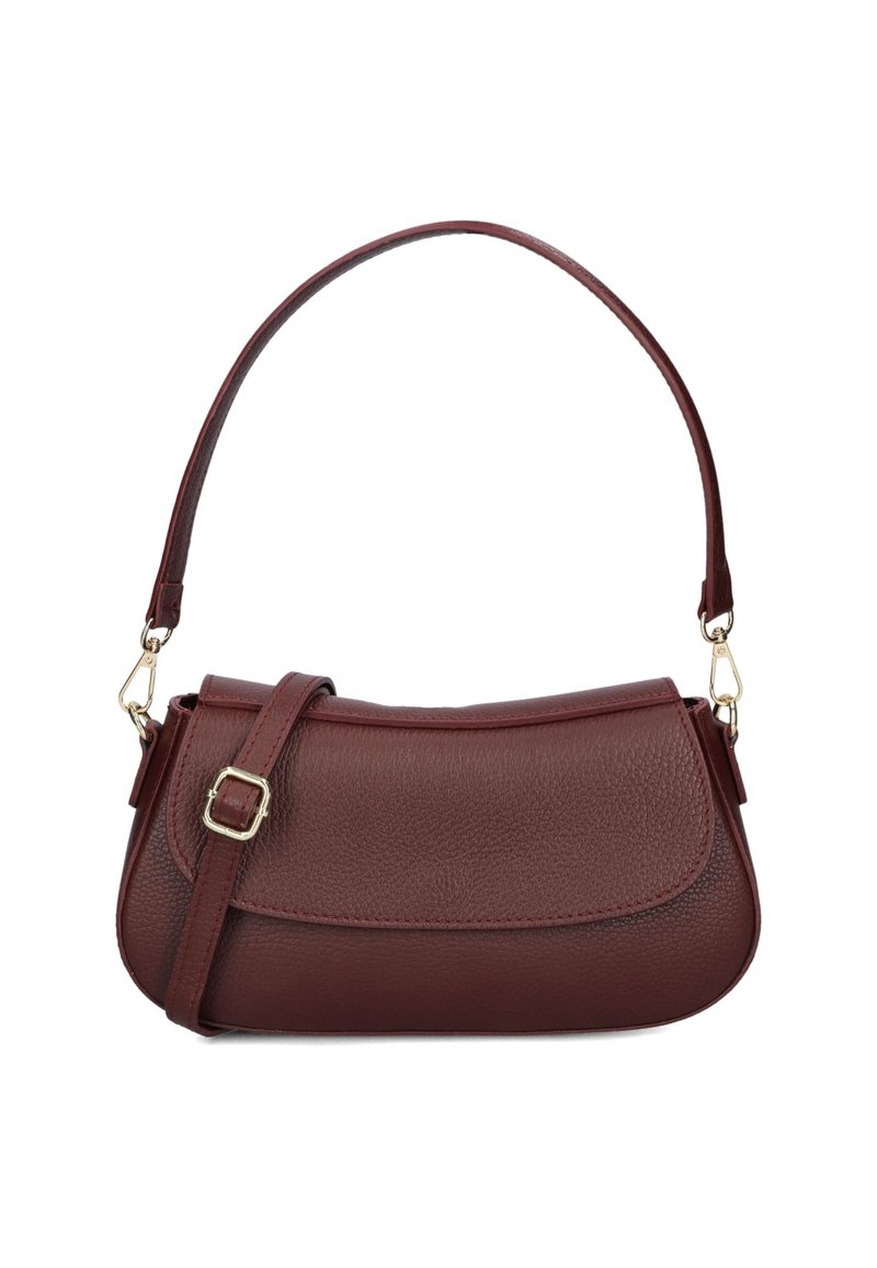 Bordeaux leren handtas met een gestructureerde vorm, voorzien van een gebogen bovenkant, een verstelbare schouderband en accenten in goudkleurig metaal.