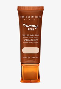 Danessa Myricks Beauty DMB YUMMY SKIN SERUM TINT - BB Cream - nude