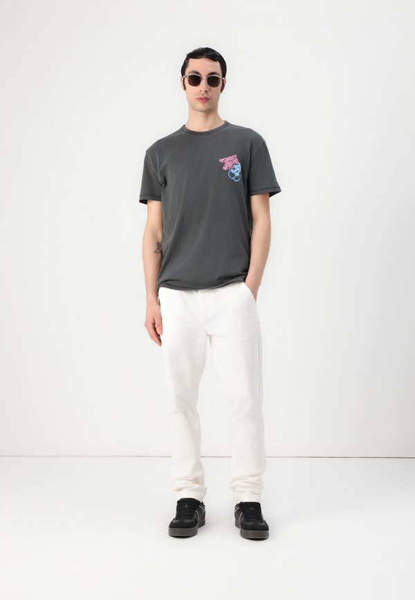 NOVELTY FAIR TEE - Print T-shirt3