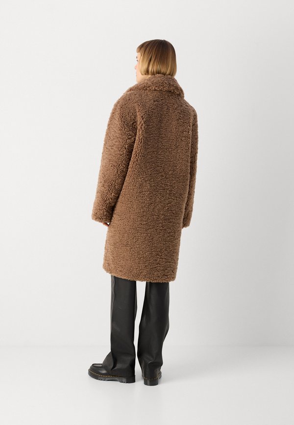 CURLY COAT SINGLE BREASTED WELT POCKETS FULLY LINED - Winter coat - melted nougat3