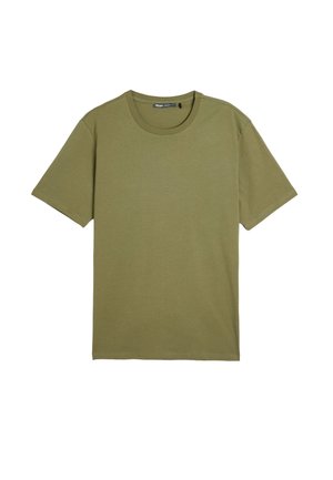 Camiseta de manga corta verde oliva hecha de algodón suave. Presenta un escote redondo y un corte relajado, con costuras limpias y sin adornos visibles.