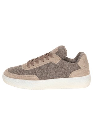Sneaker low in tessuto di lana marrone con dettagli in suede, lacci coordinati e suola in gomma bianca testurizzata.
