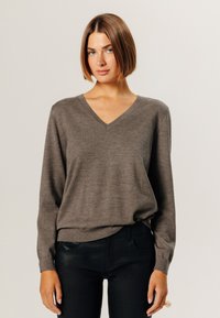 Rodier V-NECK - Strickpullover - taupe