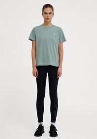 Hummel T-shirts basic - chinois green