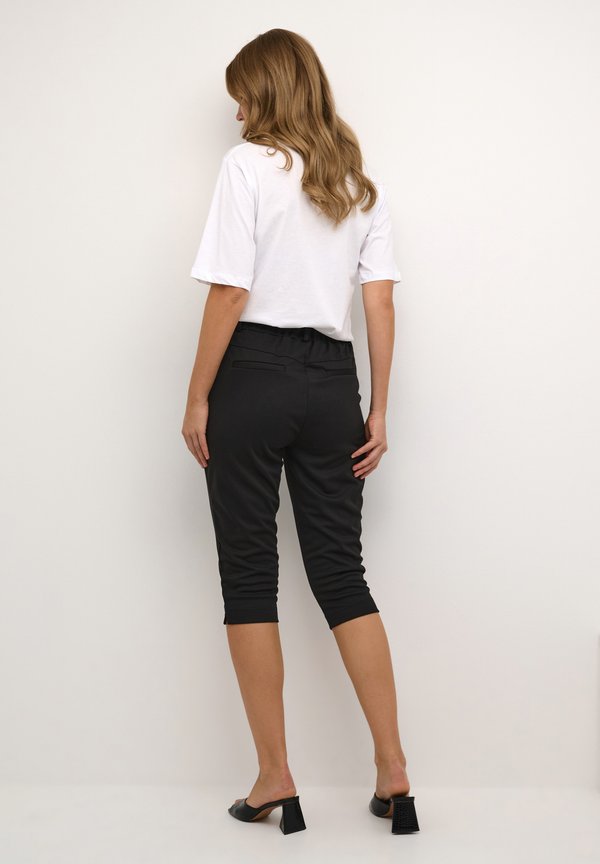 KAJENNY CAPRI - Shorts4