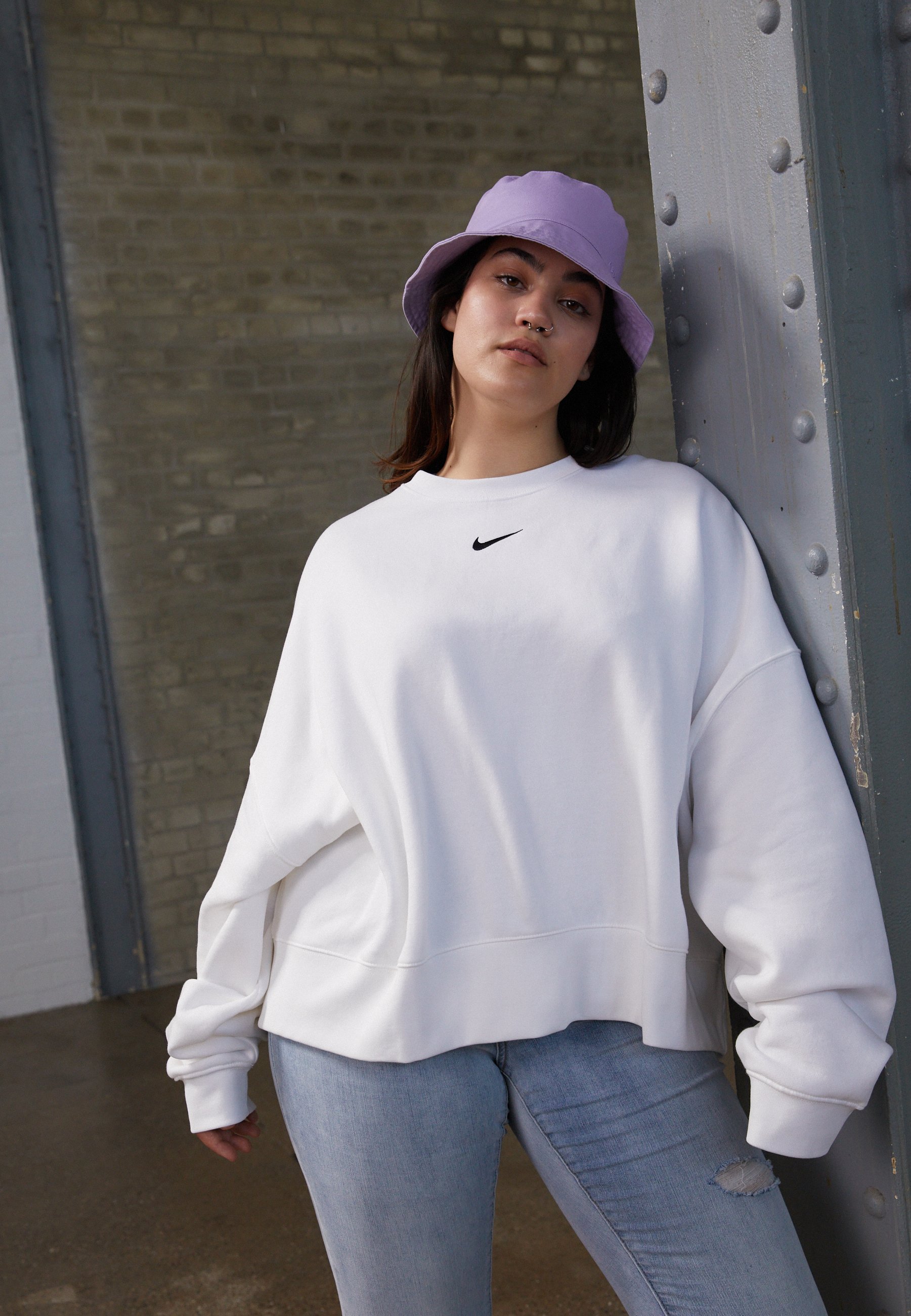 nike sweatshirt oversized