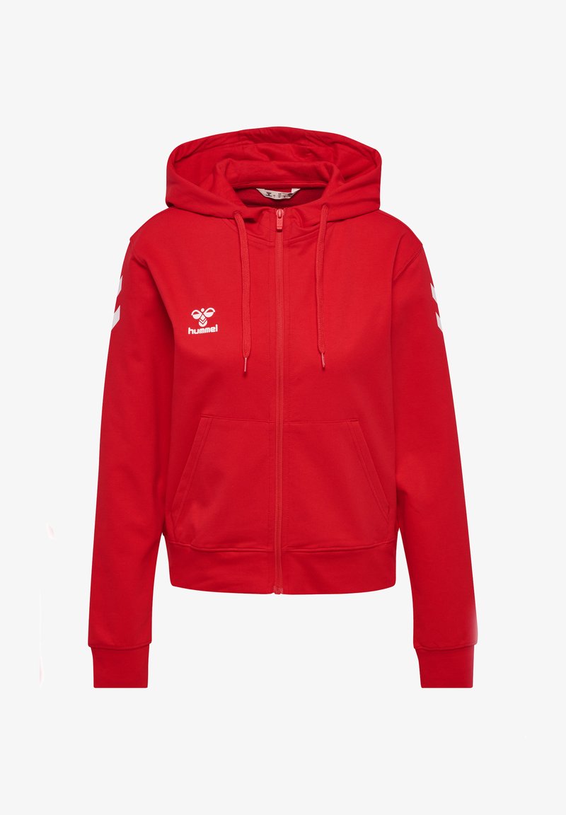 Rotes Hoodie mit Reißverschluss, Kapuze mit Kordelzug, zwei Fronttaschen, gerippten Bündchen sowie weißem Logo und Chevron-Akzenten an den Ärmeln.