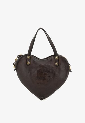 Borsa in pelle marrone scuro a forma di cuore con due manici e dettagli in metallo dorato vicino ai manici.