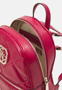 Guess Sac à dos - berry
