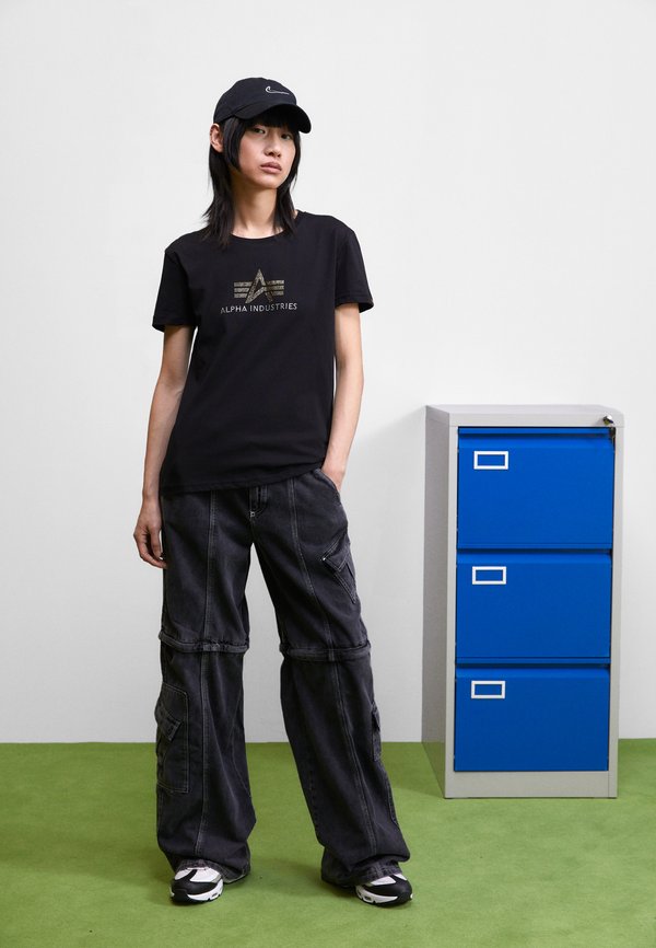 CRYSTAL - Print T-shirt3