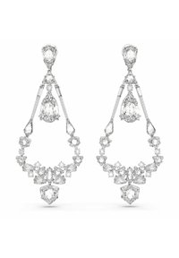 Dramatische Ohrhänger mit mehreren funkelnden Diamanten in Tropfen- und geometrischen Formen, gefasst in silberfarbenem Metall.
