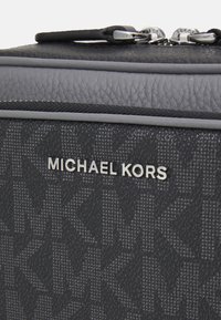 Michael Kors CAMERA BAG POUCH SET - Umhängetasche - black multi