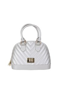 Borsa bianca trapuntata con motivo a chevron, accessori dorati, doppio manico e dettaglio con cerniera. Texture liscia con forma a cupola strutturata.