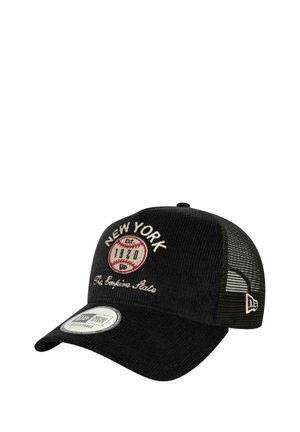 Cappellino in corduroy nero con retro in mesh, ricamo "NEW YORK" e design baseball, chiusura regolabile a scatto, con etichetta New Era bianca.