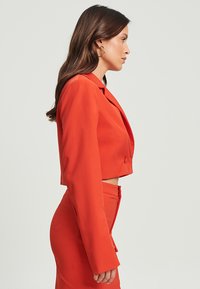 BWLDR EVIE   - Bleizeris - coral