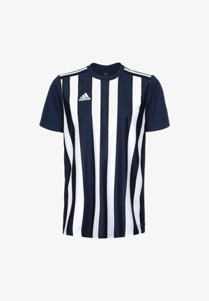 Sportowa koszulka Adidas w pionowe paski w kolorze granatowym i białym, z krótkimi rękawami i okrągłym dekoltem, z logo Adidas na lewej piersi i trzema paskami na ramionach.