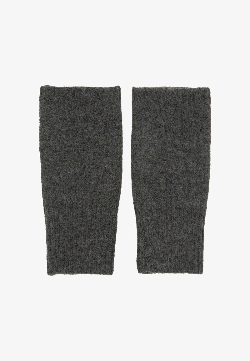 Šedé pletené rukavice bez prstů s texturovaným vzorem, dokončeny pružným manžetou pro snug fit. Materiál se zdá být měkký a teplý.