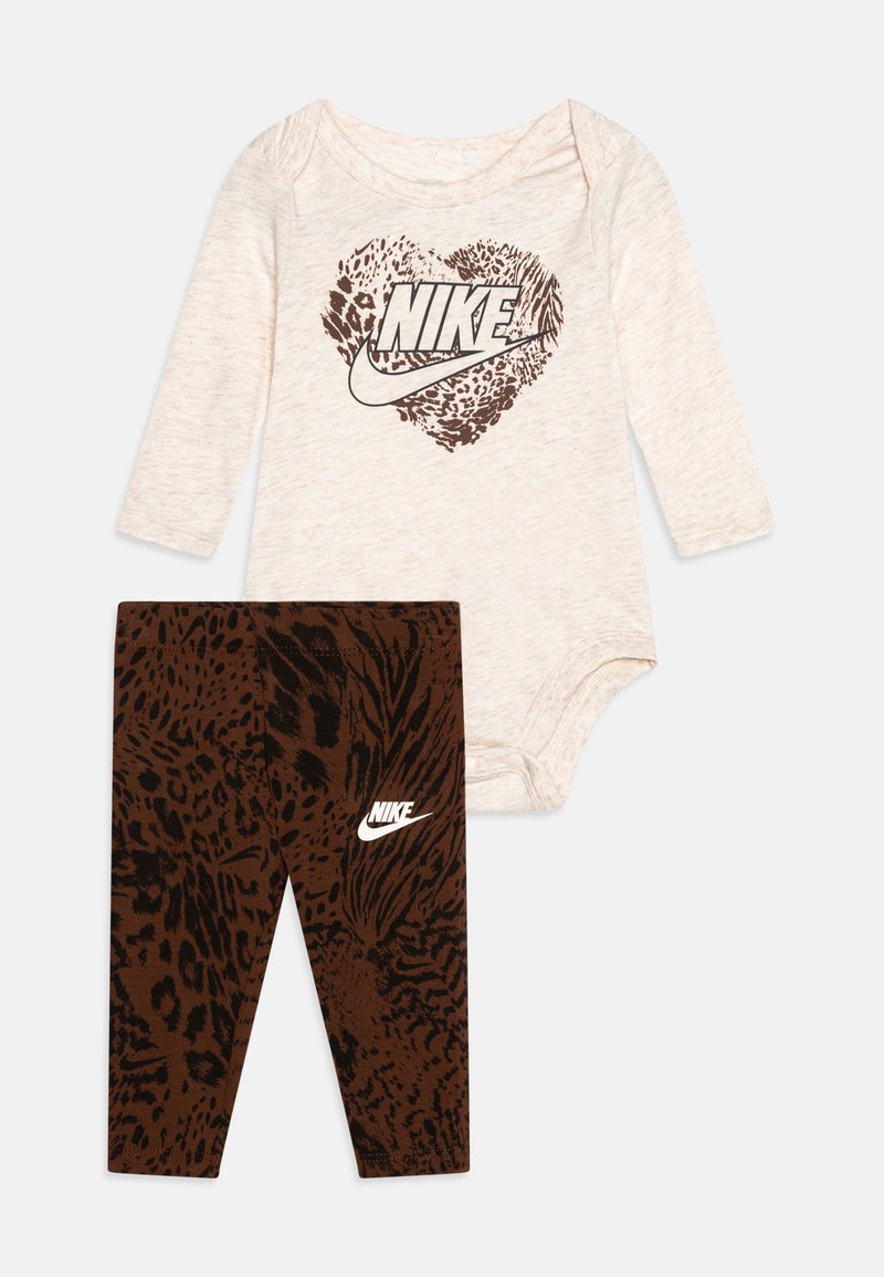 Nike Sportswear - ANIMAL PRINT SET - Hosszú ujjú felső - cacao wow, Nagyítás