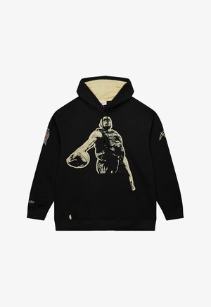 Schwarzer Hoodie mit cremefarbenem Innenfutter und einem großen cremefarbenen Grafikdruck eines Basketballspielers. Mit Kängurutasche vorne und gerippten Bündchen.