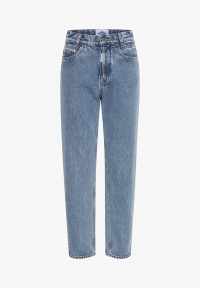 Vaqueros de mezclilla azul claro con cintura alta, diseño de pierna recta, cinco bolsillos y detalles de costuras en contraste.