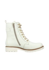 Botas de tobillo de cuero blanco con un acabado texturizado, herrajes dorados y una cremallera lateral. Presentan cordones y una suela resistente para mayor tracción.